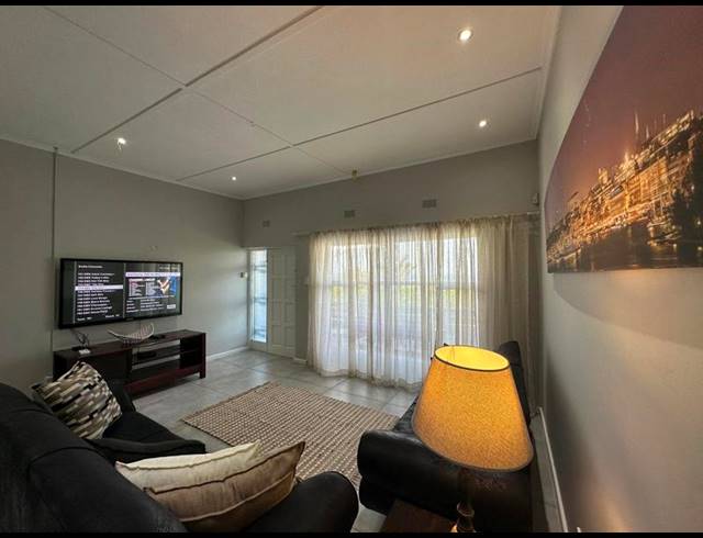 3 BEDROOM HOUSE FOR SALE IN SANTOS BAY